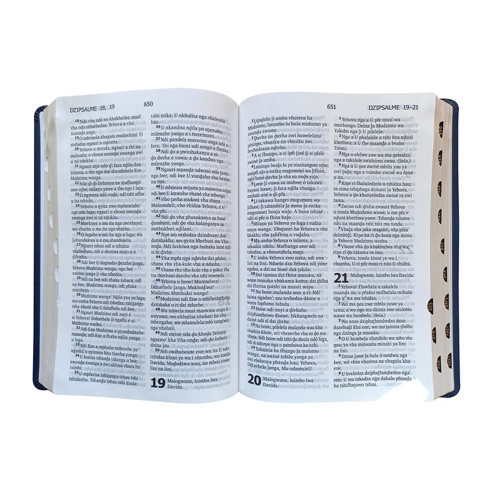 TSHIVENDA 1936 complete Bible, medium size, navy vinyl softcover, gilt-edged, thumb index - Image 4